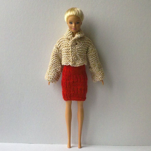 Oblečky pro Barbie - kabátek, šaty — foto 2