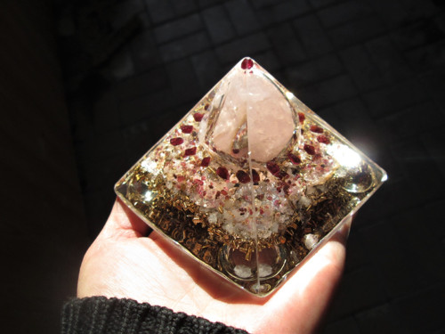 Org. pyramida ,, Dimenze Šamanské Lásky " — foto 2