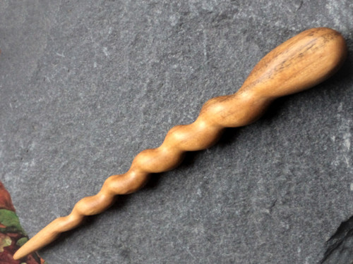 Dřevěná jehlice - šroub — foto 2