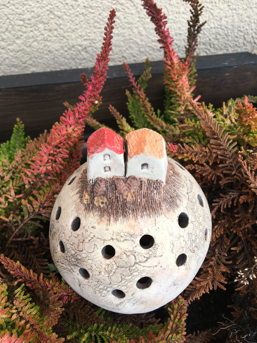 Keramický svícen s domky — foto 5