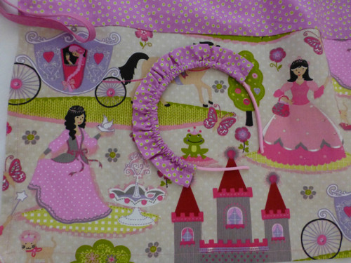 Zástěra dětská s princeznami + čelenka — foto 3