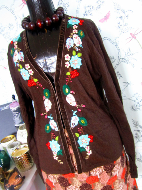 Svetýrek vyšívaný — foto 2