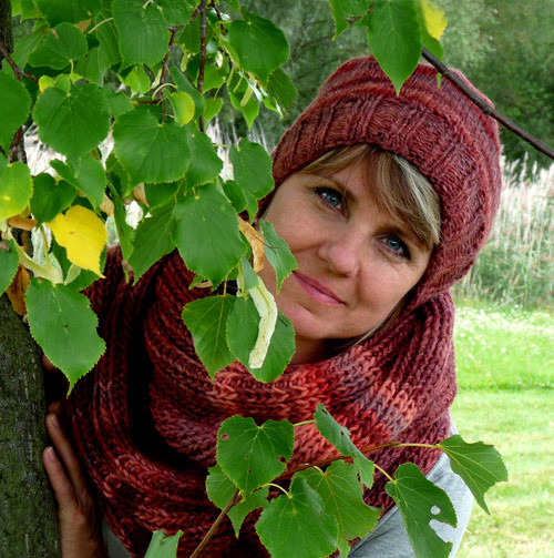 Elegantní ve vínové (alpaca) — foto 2