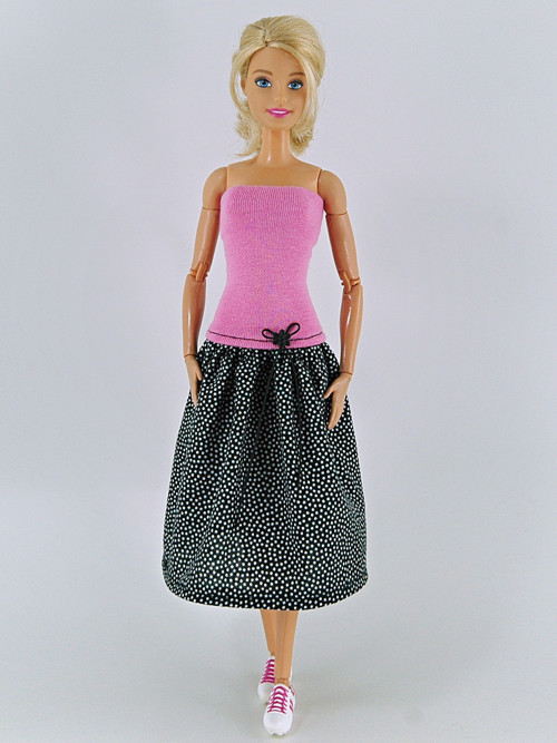 Barbie - Růžovočerné šaty — foto 2