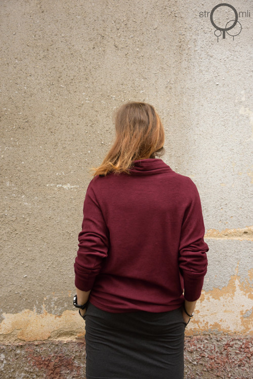 UNI vínové s límcem. — foto 2