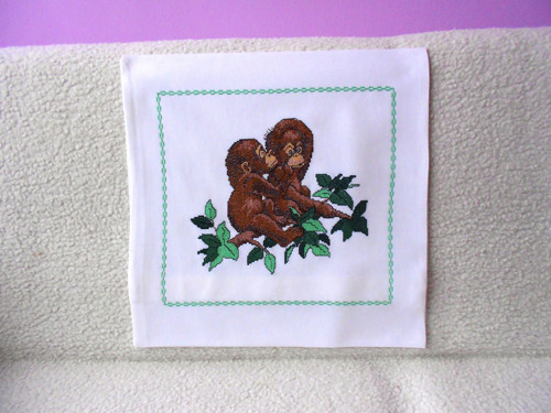 Polštářek Orangutani — foto 2