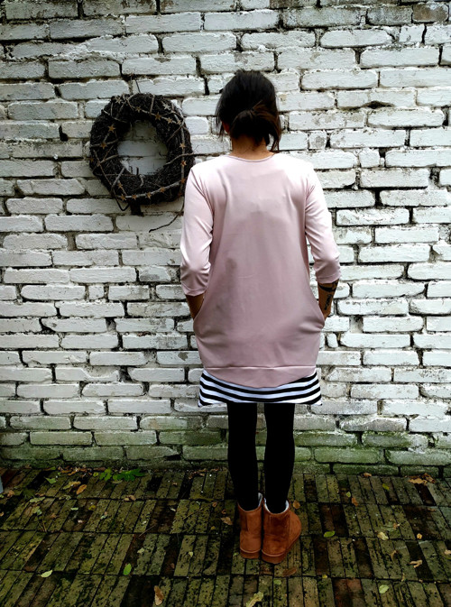 Girl - oversized,kapsy, výstřih do V — foto 3