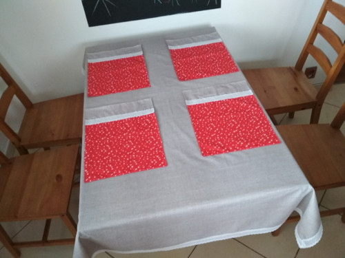 Celoroční ubrus s krajkou — foto 2
