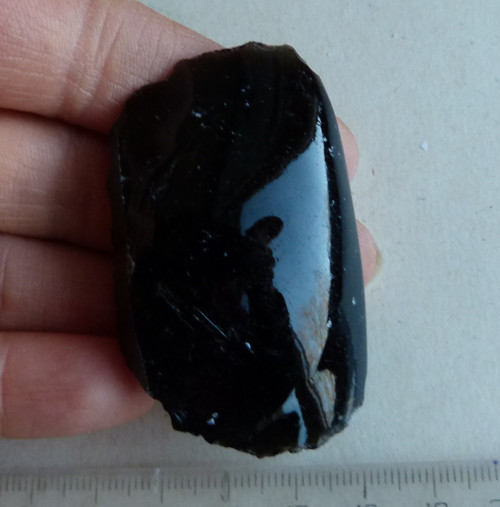 Obsidián černý surový - 5,6 cm — foto 2