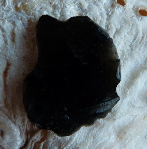 Obsidián černý surový - 4 cm — foto 2