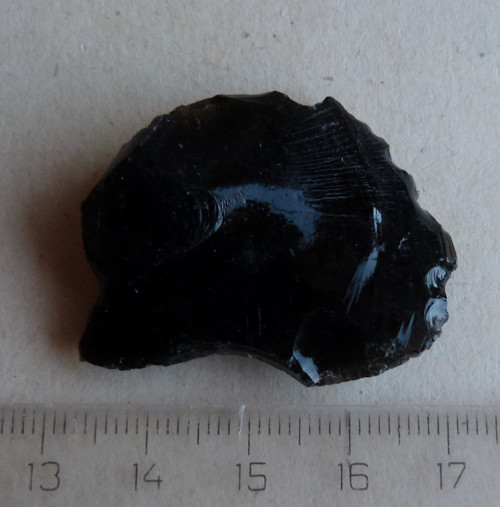 Obsidián černý surový - 4 cm — foto 3