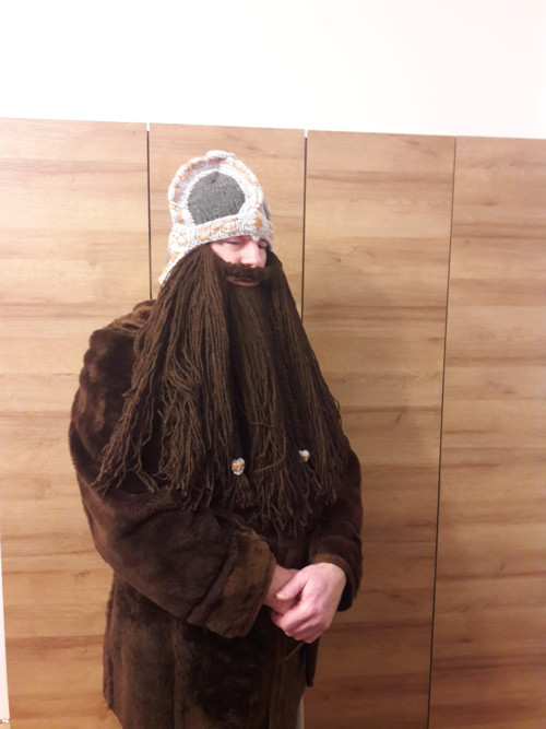 Přilba s dlouhým plnovousem — foto 2