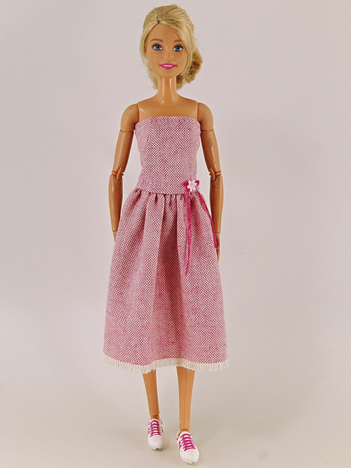 Barbie - Růžové šaty — foto 3