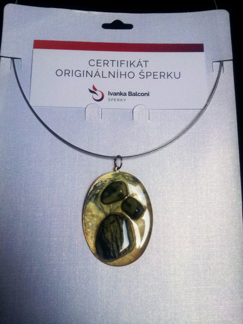 Serpentin na kovovém lůžku — foto 5