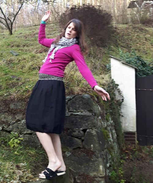 Sukně lněná černá s hnědým lemem — foto 5