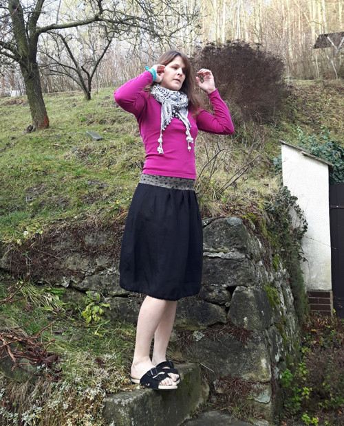 Sukně lněná černá s hnědým lemem — foto 3