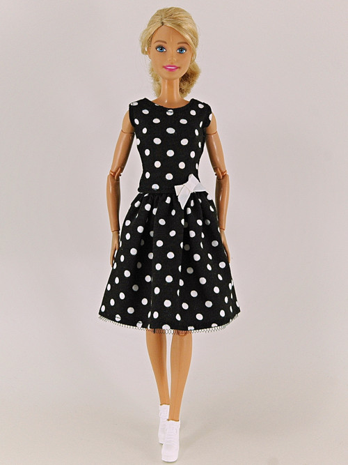 Barbie - Puntíkaté šaty — foto 2
