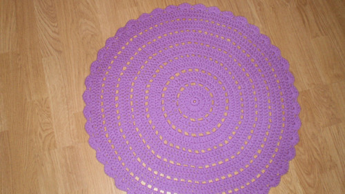 Háčkovaný kobereček lila průměr 67 cm — foto 5
