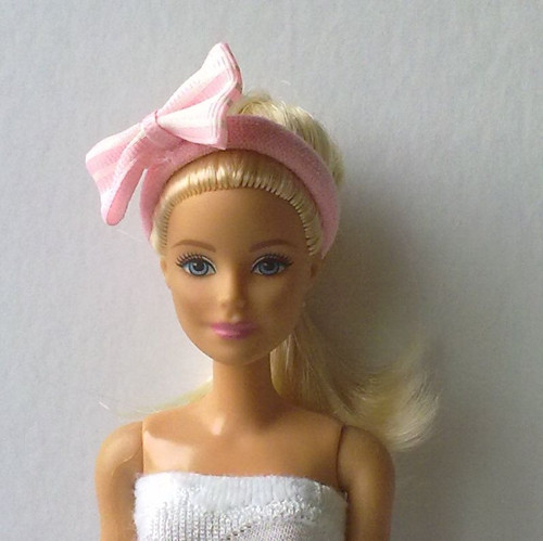 Čelenka pro Barbie - elegantní mašle — foto 2