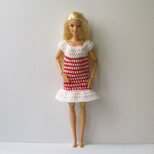 Oblečky pro Barbie - šaty, deštník — foto 5