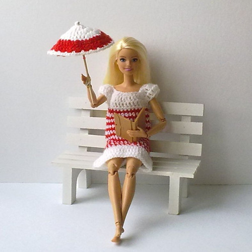 Oblečky pro Barbie - šaty, deštník — foto 4