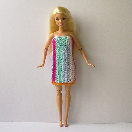 Oblečky pro Barbie - šaty, boa — foto 2