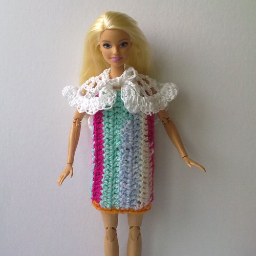 Oblečky pro Barbie - šaty, boa — foto 3