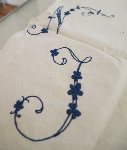 Starožitná nástěnná dečka vyšívaná — foto 2