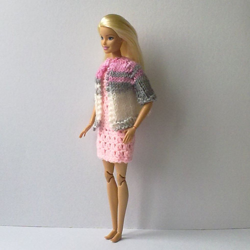 Oblečky pro Barbie - šaty, kabátek — foto 3