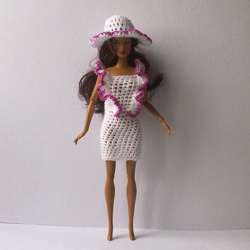 Oblečky pro Barbie - šaty, klobouk — foto 5