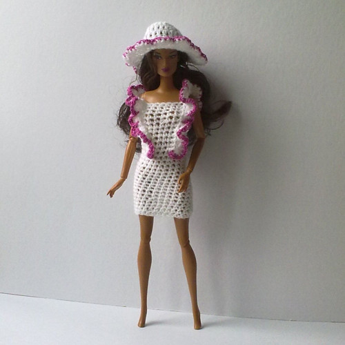 Oblečky pro Barbie - šaty, klobouk — foto 3