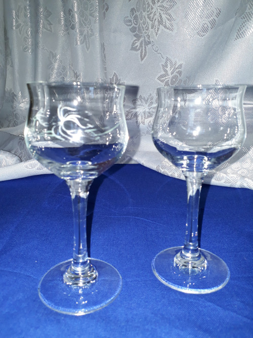 Staré sklenice na vino... — foto 3