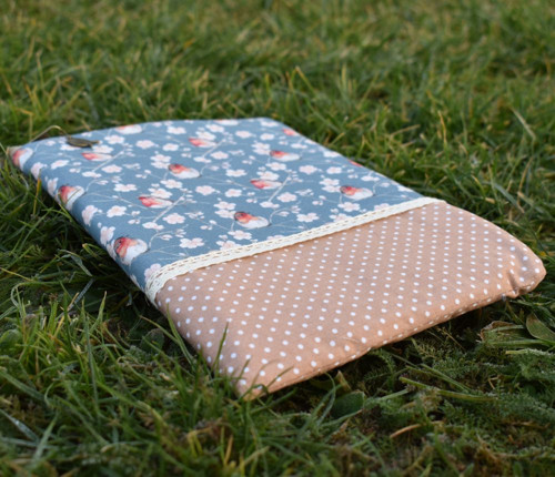 Obal na tablet - Nebe plné červenek — foto 3