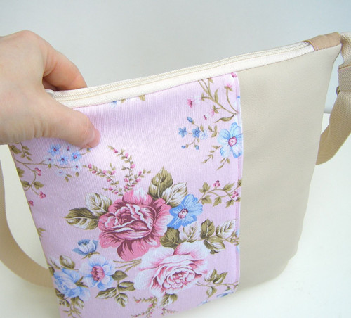 Béžová crossbody kabelka — foto 2