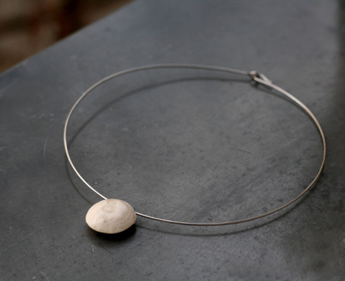Náhrdelník korálový minimalistický — foto 3