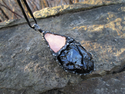 Talisman ,, Nespoutané Lásky " — foto 2