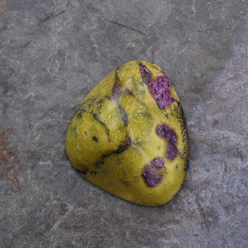 Stichtit v serpentinu, kabošon č.2163 — foto 3