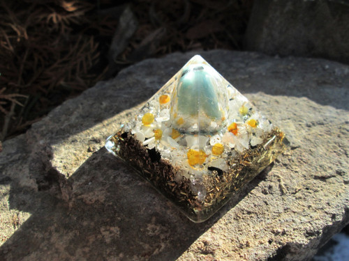 Org. pyramida ,, Snového světa " s amazonitem — foto 2