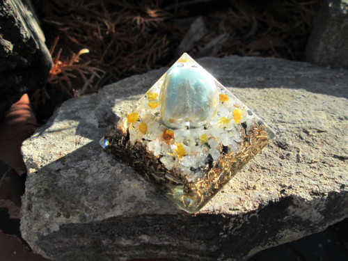 Org. pyramida ,, Snového světa " s amazonitem — foto 5