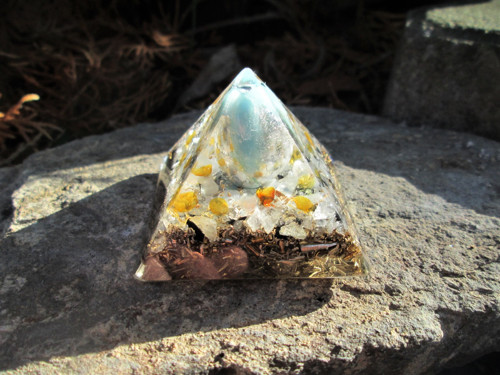 Org. pyramida ,, Snového světa " s amazonitem — foto 4