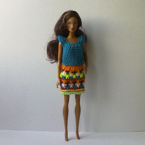 Oblečky pro Barbie - triko, sukně — foto 4