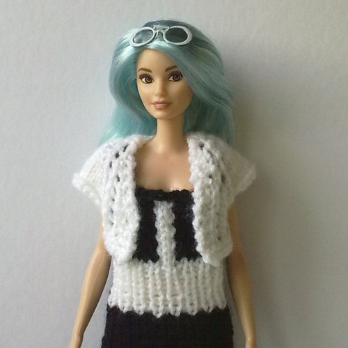 Oblečky pro Barbie - šaty, kabátek — foto 2