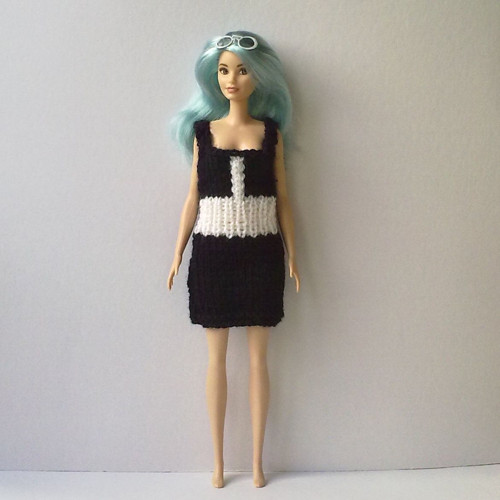 Oblečky pro Barbie - šaty, kabátek — foto 4