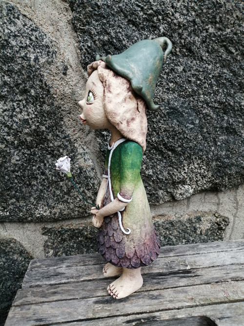 Elfík s květinou — foto 3