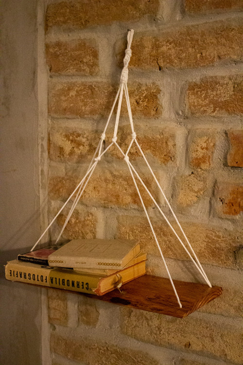 Rustikální polička- Macramé — foto 2