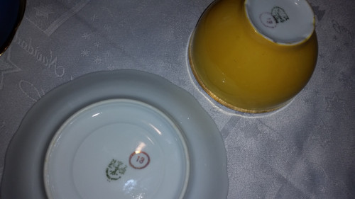 Královsky barevné šálky s podšálky sada MZ — foto 2