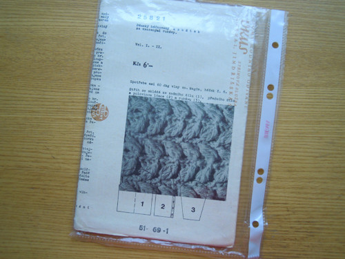 VKUS - dámský háčkovaný kabátek 25821 — foto 2
