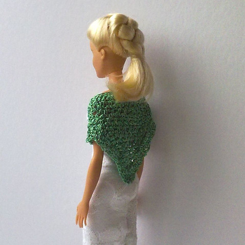 Oblečky pro Barbie - šátek do cípu — foto 2