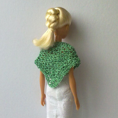 Oblečky pro Barbie - šátek do cípu — foto 3