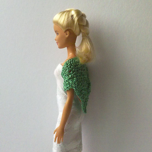 Oblečky pro Barbie - šátek do cípu — foto 4
